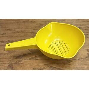 Vintage Yellow Tupperware 1 Quart Colander Strainer 1200-2